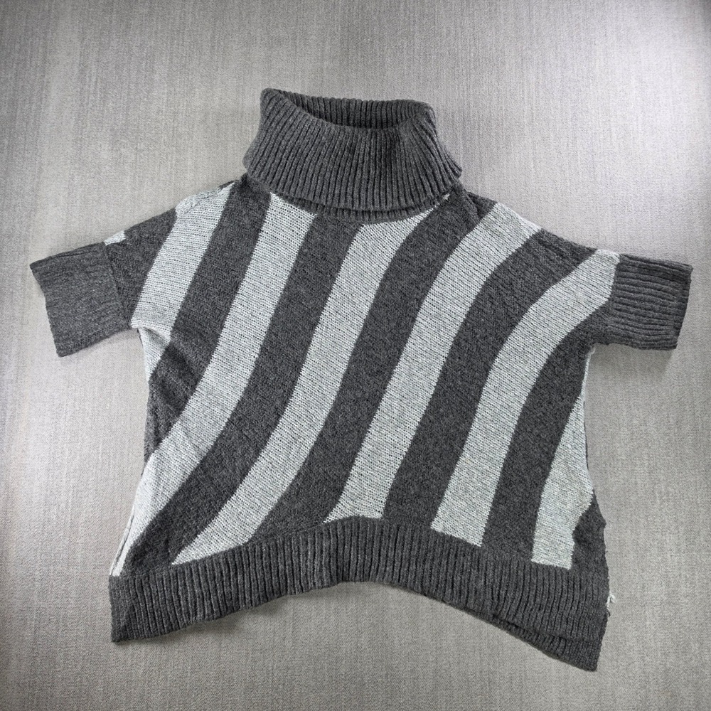 Old Navy Turtleneck Sweater Womens M/L Grey Striped Short Sleeve Knit Poncho Stl